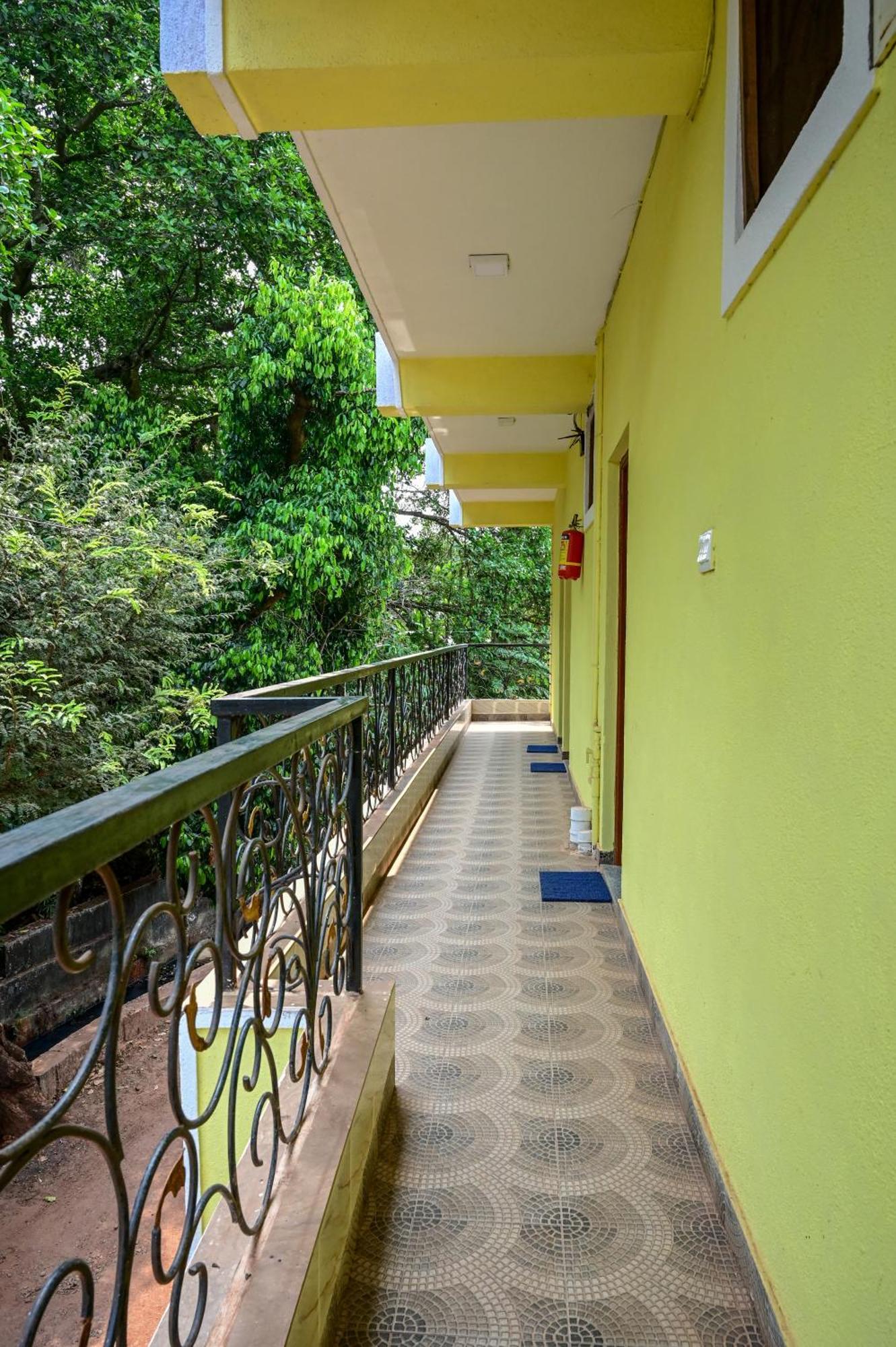 Hotel Green Field View Candolim Esterno foto