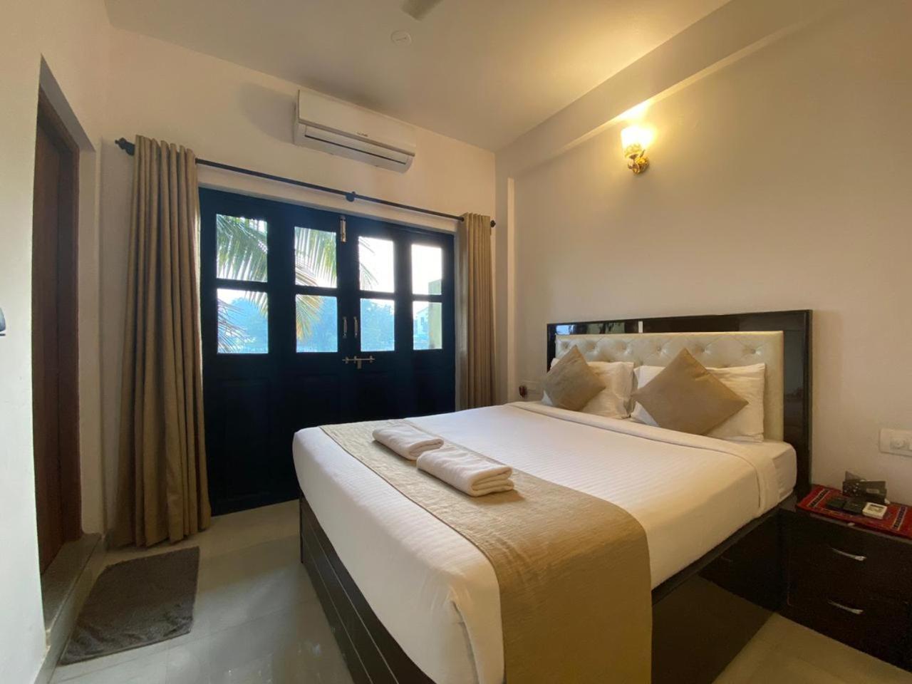 Hotel Green Field View Candolim Esterno foto